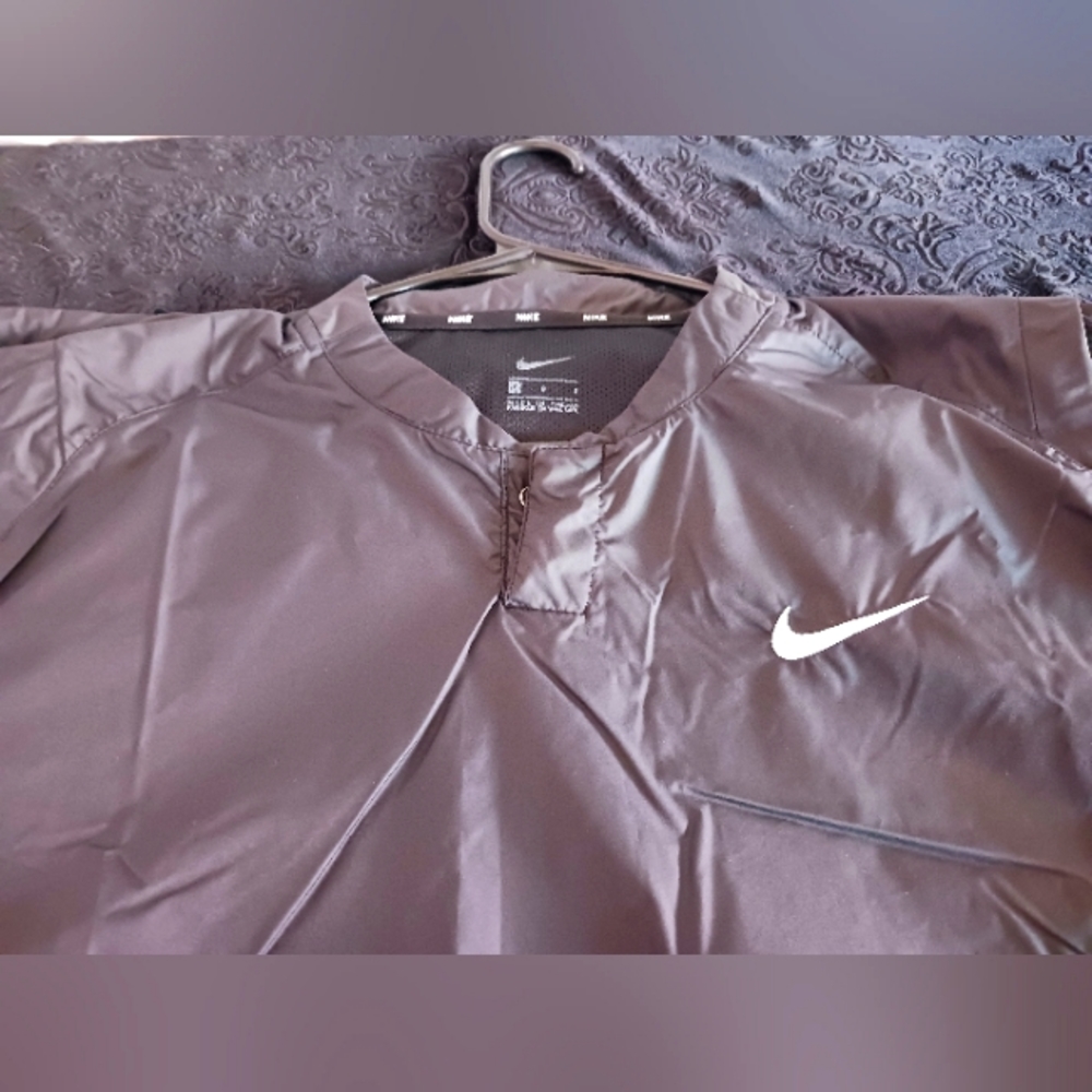 Nike windbreaker shirt